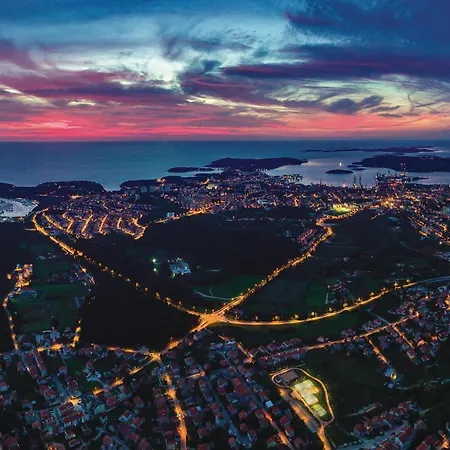 2 Bedroom Cozy In * Póla