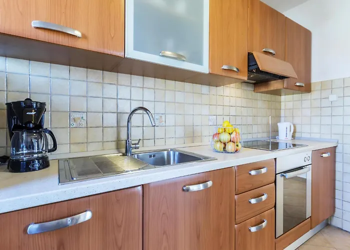 2 Bedroom Cozy In * פולה