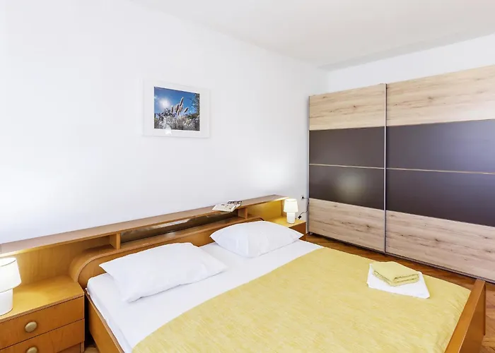 דירה 2 Bedroom Cozy In *