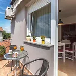 Apartment Beautiful In With Wifi Pula