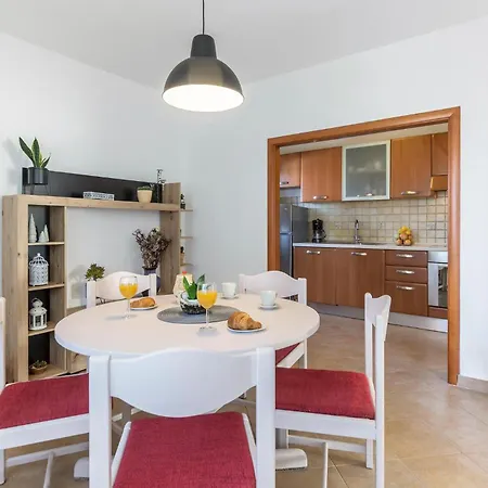 2 Bedroom Cozy In Daire