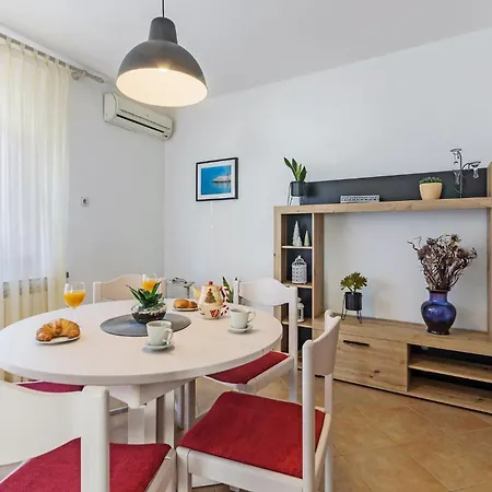 Beautiful In With Kitchen