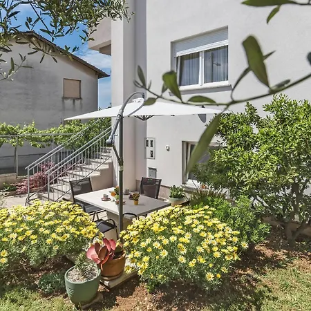 2 Bedroom Cozy In Daire Pula