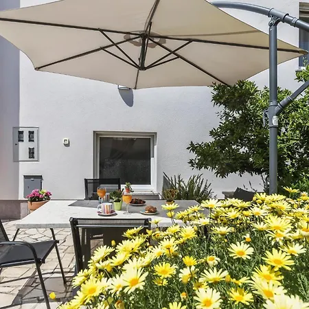 2 Bedroom Cozy In Daire