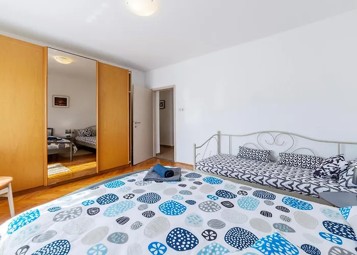 2 Bedroom Cozy In