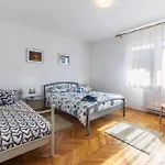 Апартаменты Gorgeous Apartment In Pula With Wifi