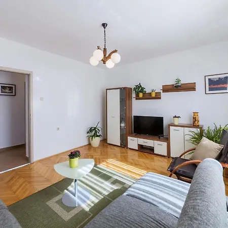 2 Bedroom Cozy In *